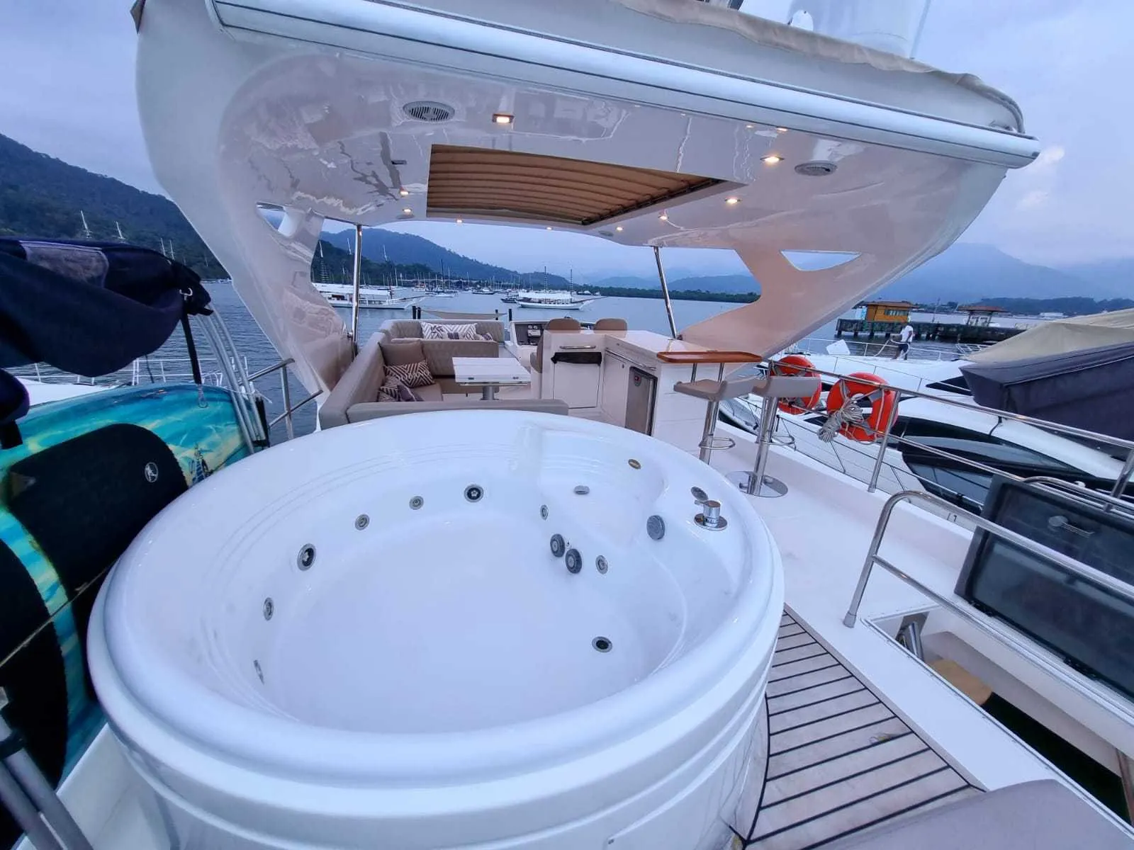 Intermarine 80